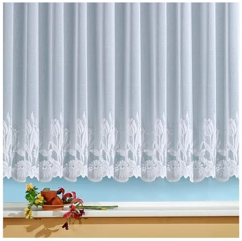 heimtexland ® Store Gardine Jacquard weiß transparent mit Blumenborte 135cm x 600cm - Elegante Jacquard Gardine mit Blumenbordüre für stilvolle Fensterdekoration. Halbtransparent, pflegeleicht und aus 100% Polyester. Einfaches Aufhängen dank Kräuselband, ideal für Dekorationsbreiten von 185-240 cm.
