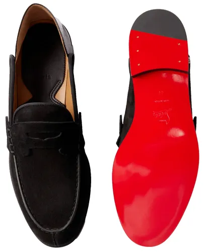 Christian Louboutin Suede Peny Loafers - Elegante Sneakers für Herren - Sneaker aus hochwertigem Wildleder, handgefertigt in Italien, ideal für Freizeit und Berufskleidung. Komfort und Stil vereint in einem ikonischen Design.