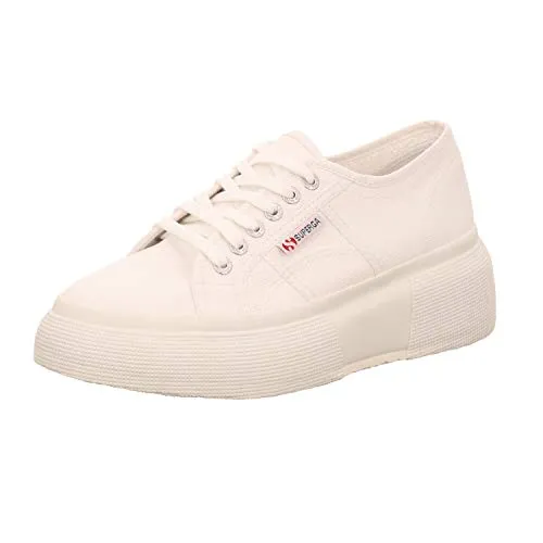 Superga Sneaker S00DQS0-901 White – Sportlich & Stylish - Modischer Sneaker mit 5 cm Plateau-Sohle, aus hochwertigem Canvas gefertigt. Ideal für Freizeit und Alltag, bietet er Komfort und einen trendigen Look.