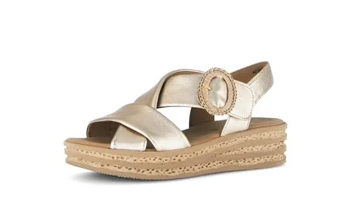 Gabor Keilsandalette Plateau Riemchensandale Beige 40 EU - Modische Keilsandalette mit Zierschnalle und 4,5 cm Absatzhöhe. Ideal für den Sommer, bietet Komfort und Stil. Aus hochwertigem Glattleder gefertigt.