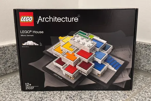 LEGO® ARCHITECTURE: LEGO House 21037 - LEGO Komplette Sets & Packs, beeindruckendes Bauwerk mit 774 Teilen für kreative Architektur-Fans ab 12 Jahren.