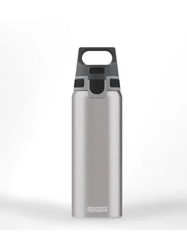 SIGG Trinkflasche 'Shield one' - Flaschen & Thermoskannen, hochwertige Edelstahl-Trinkflasche mit 750 ml Volumen, leicht und robust – ideal für unterwegs.