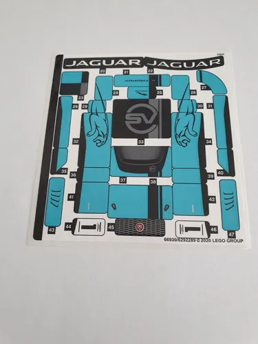 LEGO 76898 Speed Champions - Formula E Panasonic Jaguar Racing GEN2 Car, 565-teiliges Bauset mit 2 Minifiguren und Startlinie für spannende Renn-Action