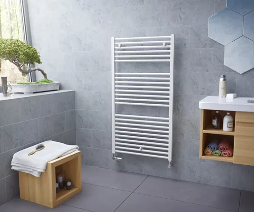 XIMAX Badheizkörper "Centrino" 1120 mm x 600 mm, 620 Watt, Weiß - Heizkörper für Wandmontage, spendet angenehme Wärme und dient als Handtuchwärmer. Ideal für jeden Raum, mit 10 Jahren Garantie und einfacher Installation.