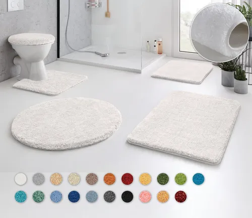 Kleine Wolke Badematte "RELAX", 2er-Set in Polarweiß - Genießen Sie Komfort mit der Badematte "RELAX" von Kleine Wolke. Der flauschige, dichte Flor von 30 mm sorgt für ein angenehmes Gefühl unter den Füßen. Pflegeleicht und in zwei Größen erhältlich, bringt er Stil in Ihr Badezimmer.