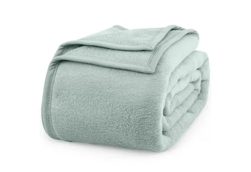 Wohndecke Laynenburg aus Baumwolle - Kuscheldecke für Sofa und Couch - Erlebe gemütliche Stunden mit der Laynenburg Wohndecke aus Baumwolle. Diese stilvolle Decke ist leicht und atmungsaktiv, ideal für entspannte Abende auf der Couch. Hochwertige Baumwollmischung für langlebigen Genuss.