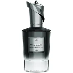 Mind Games French Defense Extrait de Parfum 100 ml - Verführerisches Unisex-Parfum mit intensiven Noten von Schwarzkirsche und sanften Hölzern. Ideal für besondere Anlässe und verleiht jedem Moment eine fesselnde Aura. Für langanhaltenden Duft auf warmen Hautstellen anwenden.