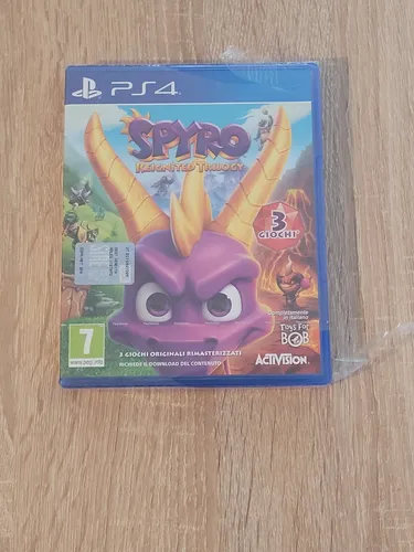 Spyro Reignited Trilogy - PS4 [EU Version] - Erlebe die Rückkehr des Drachen! Die Spyro Reignited Trilogy bietet atemberaubende HD-Grafik und spannende Abenteuer aus drei Klassikern. Ideal für Fans von Action- und Plattformspielen!