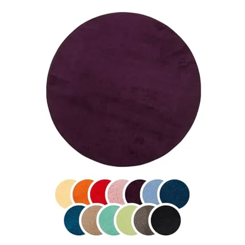 liebling Badteppich Santos, Ø 110 cm, Farbe: Beere - Badematten & Badteppiche aus 100% Polyester für ein angenehmes Hautgefühl. Waschbar bis 30 Grad, ideal für warme Füße im Badezimmer. Stylischer Look in verschiedenen Farben.