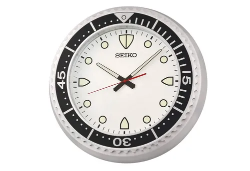 Seiko Quarz-Wanduhr im Taucheruhrenstil - Stilvolle Quarz-Wanduhr mit präzisem Quarzwerk und schleichendem Sekundenzeiger. Matt silberfarbenes Gehäuse und lumineszierende Zeiger für optimale Ablesbarkeit. Perfekt für jedes Zuhause!