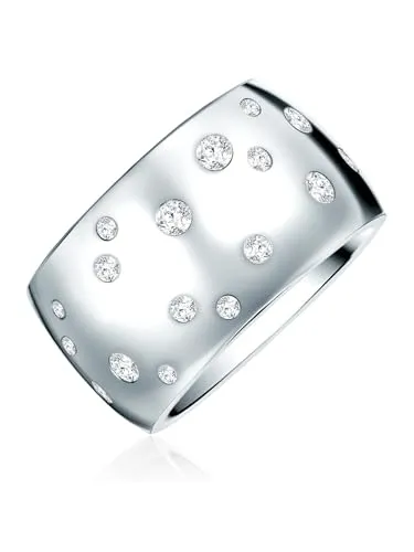 Rafaela Donata Fingerring Silber mit Swarovski® Kristallen - Eleganter Bandring aus Edelstahl, verziert mit funkelnden Kristallen von Swarovski® – ein perfektes Accessoire für jedes Outfit.