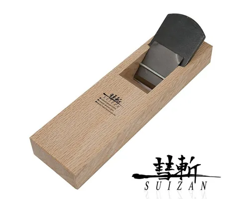SUIZAN Japanischer Handhobel 60mm - Professioneller Hobel für glattes Holz ohne Nachbearbeitung, hergestellt in Japan mit traditioneller Technik und hoher Handwerkskunst.