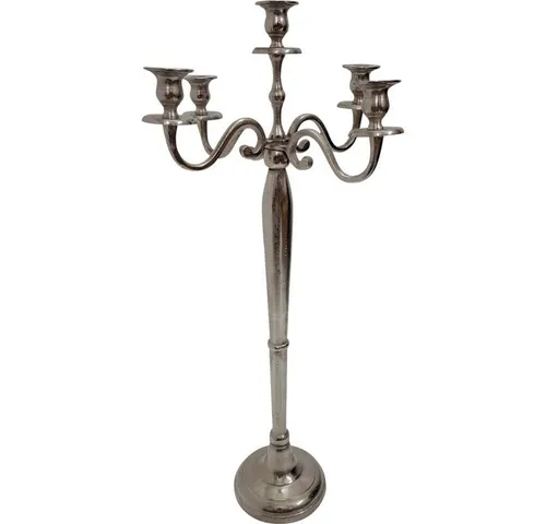 Lesli Living Kerzenständer Brush silber 78cm 5-armig - Kerzenständer, eleganter 5-armiger Halter aus hochwertigem Aluminium, 78 cm hoch, mit langlebigem Raw-Nickel-Finish – ideal für stimmungsvolle Lichtakzente in jedem Zuhause.