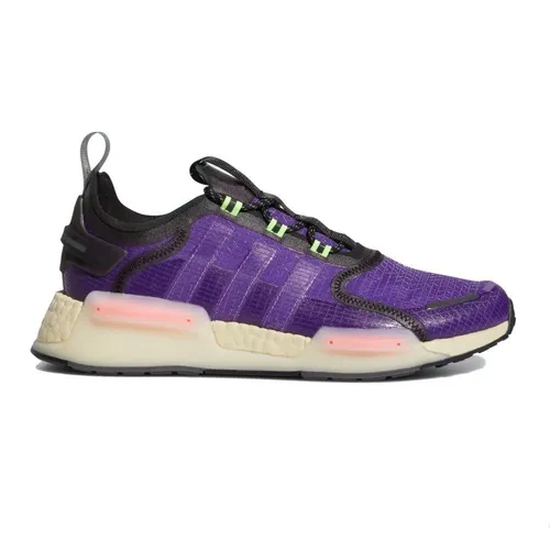 adidas Sneaker-Laufschuhe NMD V3 purple/schwarz Herren, Größe 41 1/3 (US 8) - Bequeme Sneaker für den aktiven Alltag. Inspiriert von Laufschuhen, bieten diese adidas Modelle weiche Dämpfung und optimalen Halt. Ideal für einen stilvollen Auftritt und angenehmes Tragegefühl.