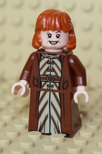 LEGO Harry Potter Der Kampf um Hogwarts - Baubares Schloss mit 6 Minifiguren, inklusive Harry Potter und Voldemort, für epische Duelle und magische Abenteuer