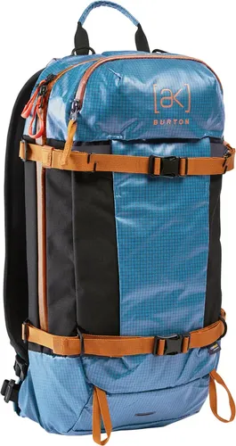 BURTON AK DISPATCHER 18L Rucksack 2026 blue teal - Der BURTON AK DISPATCHER 18L Rucksack 2026 blue teal ist ideal für kurze Touren und schnelle Runden. Mit durchdachten Fächern für Sicherheitsausrüstung und einem minimalistischen Design bist du bestens organisiert und bereit für dein Abenteuer.