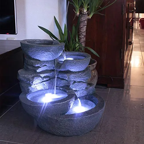 Großer Zimmerbrunnen mit LED Beleuchtung - Tischbrunnen für Innen und Außen, mit eindrucksvollem Lichtspiel durch 3 LED-Spots und energiesparendem Betrieb (ca. 8 W) - ideal für dekorative Akzente.