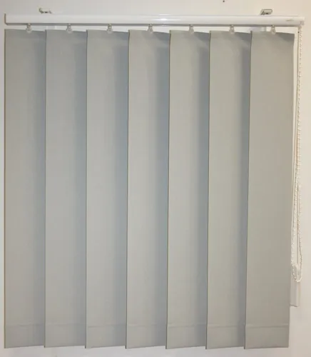 sunlines Lamellenvorhang Montana, Wunschmaß für perfekte Fensterdekoration - Maßgefertigter Lamellenvorhang für individuelle Fensterlösungen. Regulieren Sie den Lichteinfall und schützen Sie Ihre Privatsphäre mit stilvollen, hochwertigen Lamellen in verschiedenen Farben.