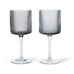 Ferm Living - Ripple Weißweinglas, smoked grey (2er-Set)