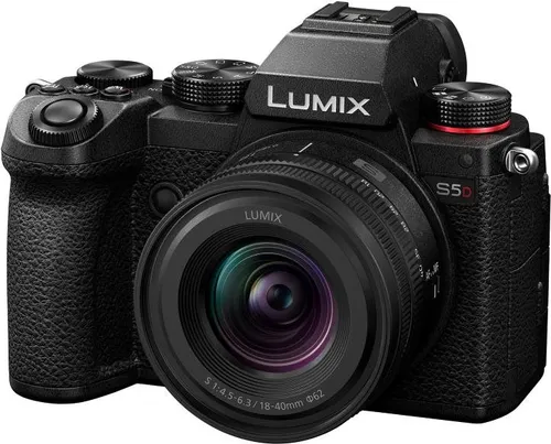 Panasonic DC-S5DNE-K Lumix S5D - Vollformatkamera mit 24,2 MP, 4K 60P Aufnahme, herausragende Bildstabilisierung und flexibler Monitor für kreative Aufnahmen