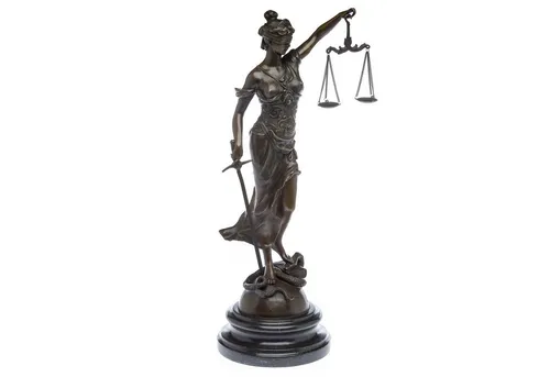 Bronzeskulptur Justitia - Antike 45cm Statue der Gerechtigkeit - Statuen aus Bronze, 45cm hoch und ideal für eine stilvolle Dekoration oder als bedeutungsvolles Geschenk.