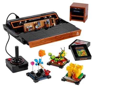 LEGO 10306 Atari 2600 - Ein spektakuläres LEGO Set mit 2532 Teilen, das die Nostalgie der Atari 2600 Konsole zum Leben erweckt. Perfekt für kreative Baumeister und Sammler. Ideal für stundenlangen Spaß beim Bauen!