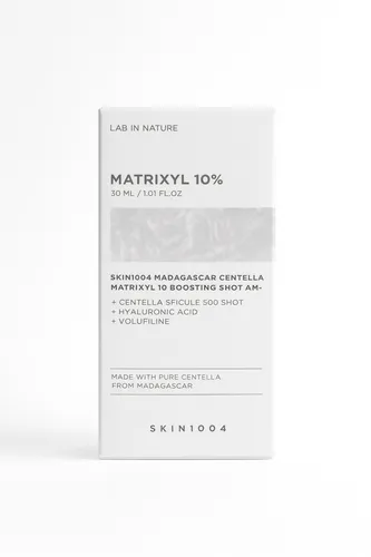 SKIN1004 Madagascar Centella Matrixyl 10 Boosting Shot Ampoule 30ml - Feuchtigkeitsspendende Ampulle für eine ausgewogene Haut. Mit Centella-Extrakt und Matrixyl zur Unterstützung der Hautelastizität und für ein geschmeidiges Hautbild. Ideal für die tägliche Anwendung.