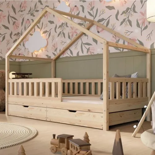 Crazy Pine Hausbett mit Schubladen 90x190 cm – Sicheres Kinderbett aus Naturholz - Kinderbetten mit Rausfallschutz – Das Crazy House Hausbett bietet durch 31,5 cm hohe Barrieren Sicherheit und Stauraum mit zwei geräumigen Schubladen, perfekt für ein ordentliches Kinderzimmer.