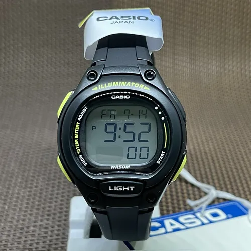Casio One Size Armbanduhr Kollektion - Elegante Armbanduhr in Schwarz mit LCD-Display. Ideal für jeden Anlass und perfekt kombinierbar.