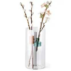 Philippi Design Vase GIARDINO - Stilvolle Glasvase mit bunten Ringen - Die Philippi Design Vase GIARDINO vereint modernes Glas-Design mit bunten Ringen für kreative Blumenarrangements. Ideal für eine stilvolle Dekoration und als Steckvase, sorgt sie für ein einzigartiges Ambiente.