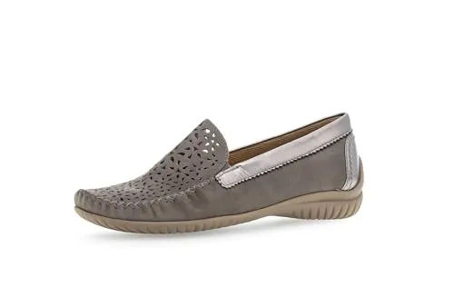Gabor Damen Slipper fumo/Argento, elegante Mokassins für Büro und Freizeit - Elegante Damen Slipper aus hochwertigem Textil mit flacher Laufsohle. Ideal für den Office-Einsatz und die Freizeit, bieten sie maximalen Komfort und Stil.