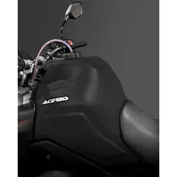 Acerbis Honda Transalp XL750 23L Kraftstofftank - Schwarz - Motorradkoffer mit 23 Liter Fassungsvermögen, stoß- und abriebfest. Ideal für Touren und Wettkämpfe, entwickelt für hervorragende Fahreigenschaften und kompatibel mit E5- und E10-Benzin.
