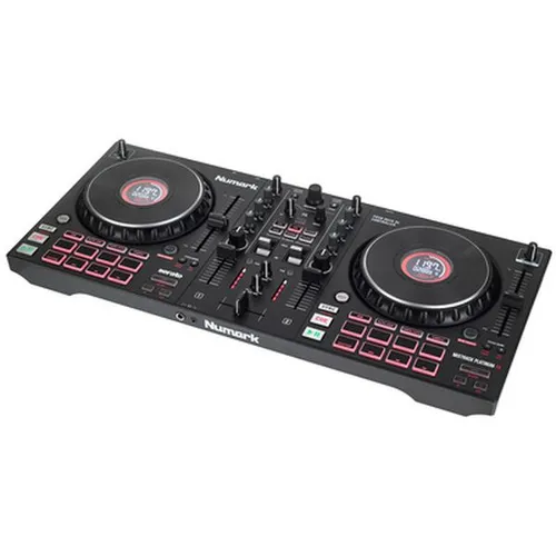 Numark Mixtrack Platinum FX - DJ Controller mit 4-Deck Kontrolle - Vielseitiger DJ-Controller mit integriertem Audio Interface und 6-Zoll-Jogwheels für präzises Beatmatching; ideal für Einsteiger und Streaming von Millionen von Songs.