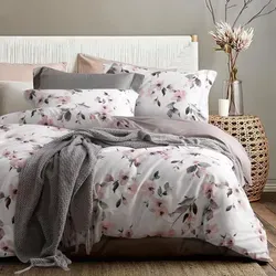 TRAUMSCHLAF Bettwäsche Leeds, Mako Satin, 2-teilig - Bettwäsche-Sets aus 300 TC Premium Satin für luxuriösen Schlafkomfort und zeitlose Eleganz mit floralen Designs und seidigem Glanz.