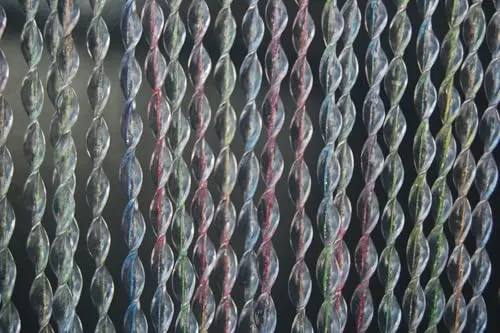 La Tenda Türvorhang Napoli - Multicolour Insektenvorhang 90 x 210 cm - Hochwertiger Insektenvorhang aus gedrehten PVC-Streifen, sorgt für eine fliegende Insektenfreie Zone. Mit einfachem Montageprofil für Türrahmen oder Wand, individuell kürzbar für perfekte Anpassung.