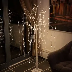 LED Trauerweide Außen Deko Baum 240x Leuchten - Lampen für Garten und Terrasse, spritzwassergeschützt mit 240 LEDs für energiesparende und stimmungsvolle Beleuchtung, ideal für besondere Akzente.