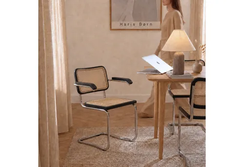 Haris Børn® Design Freischwinger Wiener Geflecht (4er Set) Schwarz – Handgefertigt in Italien - Stilvolle Freischwinger mit zeitlosem Wiener Geflecht, ideal für jedes Zuhause. Robuste Bauweise aus Stahl mit einem sicheren Stand bis 120 kg. 30 Tage risikofrei testen und die Qualität erleben.