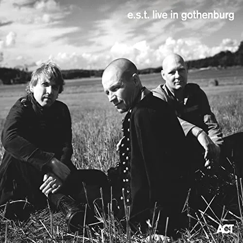 E.S.T. Live in Gothenburg - Cool Jazz Erlebnis - Cool Jazz Album von E.S.T. mit einzigartigen Live-Aufnahmen, die die Atmosphäre eines unvergesslichen Konzerts einfangen.