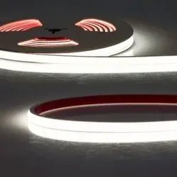 ISOLED FC940 24V Flextube MiniCut 1,5m Rolle - Dekoratives 24V Flextube MiniCut mit 10W und 950lm/m. Ideal für kreative Lichtlösungen im Außenbereich. Flexibel und einfach zu installieren, perfekt für Möbelbau und Schaufenster.