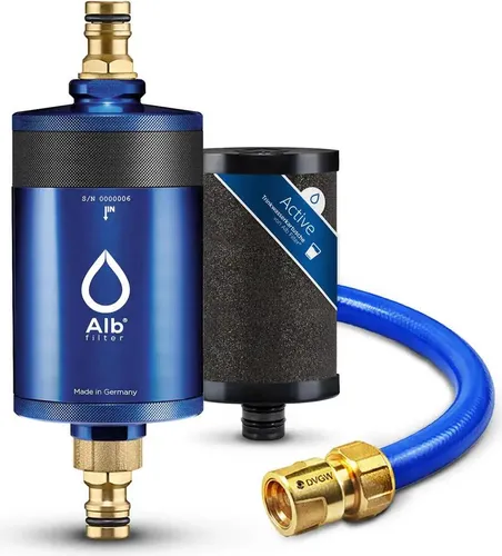 Alb Filter® MOBIL Active Trinkwasserfilter – Sauberes Wasser für unterwegs - Mobiler Trinkwasserfilter mit Gardena Anschluss. Effektive Reduktion von Schadstoffen und Verbesserung von Geschmack und Geruch. Ideal für Camping, Boot und Wohnmobil. DVWG zertifiziert und lebensmittelecht.
