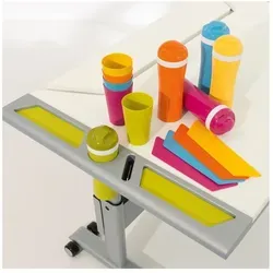 PAIDI Zubehör-Set für Schreibtisch Tablo 2408205 - Kinderzimmermöbel mit buntem Zubehör-Set in Blau, Brombeere, Gelb, Limette und Weiß/Grau. Enthält Trinkflasche, Trinkbecher und Einlagen zur kreativen Gestaltung des Schreibtischs.