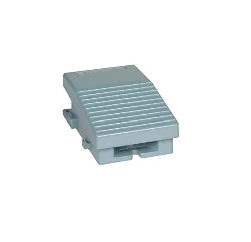 Schneider Electric XPEM110 Fußschalter Blau - Robuster Fußschalter für industrielle Anwendungen, ideal zum Ein- oder Ausschalten von Maschinen. Mit hoher IP66-Schutzklasse und komfortabler Pedalbetätigung für vielseitigen Einsatz.