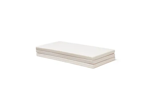 Playmat Foldable - Off White - Spielzelte: Praktische, faltbare Spielmatte in Off White, ideal für Kinder ab 18 Monaten. Leicht transportierbar, maschinenwaschbarer Bezug und rutschfeste Oberfläche für sicheres Spielen.