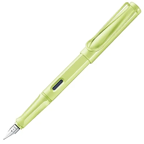 LAMY Füller safari springgreen - Ergonomisch & Vielseitig - Füller für Kinder, Jugendliche und Erwachsene mit ergonomischer Griffzone für müheloses Schreiben. Inklusive Tintenpatrone, ideal für Schule, Uni und Büro.