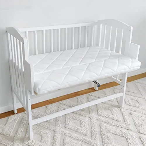 Kids Collective Babybett Beistellbett 90x40 cm - Beistellbett mit 9-fach verstellbarer Liegehöhe und umbaubar zur Babywippe. Inklusive waschbarer Kaltschaummatratze für höchsten Komfort und Sicherheit. Hergestellt in der EU unter fairen Bedingungen.