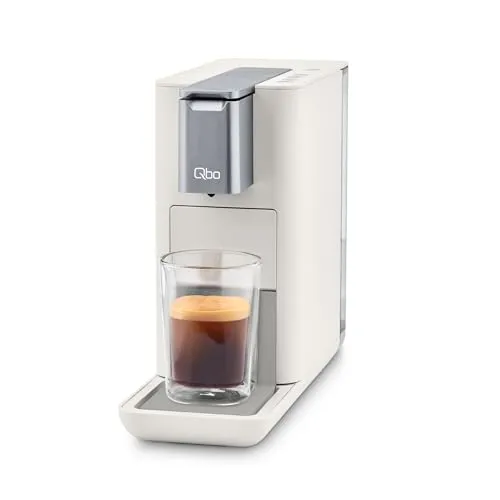 Tchibo Qbo ESSENTIAL Premium Kapselmaschine - 1-Tassen-Kaffeemaschinen mit patentierter PressBrew Technologie für Barista-Qualität auf Knopfdruck, energieeffizient und kompakt für jede Küche.