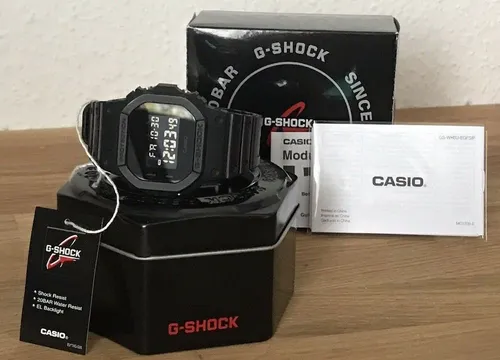 CASIO DW-5600BB-1ER Herren Digital Quarz Uhr - Armbanduhr in klassischem Schwarz mit wasserdichter Konstruktion (20 m), ideal für den Alltag und das Training.