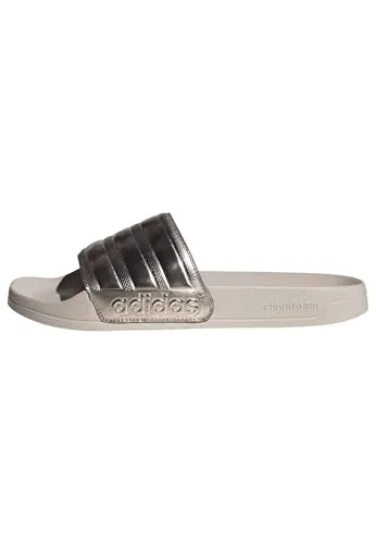 ADILETTE SHOWER Damen Badeschuhe - Silber - Größe 42 - Bequeme ADILETTE SHOWER Badeschuhe von adidas in Silber, ideal für den Strand oder die Dusche, mit strapazierfähigem Synthetikmaterial für optimalen Komfort.