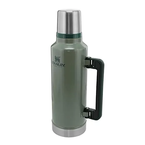 Stanley Classic Bottle XL 1,9 L Hammertone Green - Thermobehälter mit 1,9 L Fassungsvermögen, ideal für lange Outdoor-Abenteuer und hält Getränke bis zu 24 Stunden heiß oder kalt.