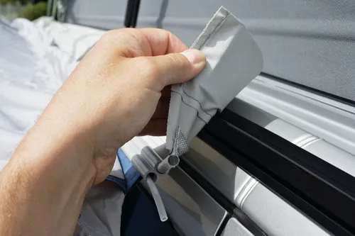 DWT Magnetadapter-Set für Bus Vorzelt - Zelt- & Strandmuschelzubehör, ermöglicht eine sichere und einfache Befestigung am Fahrzeug für optimale Stabilität beim Camping.